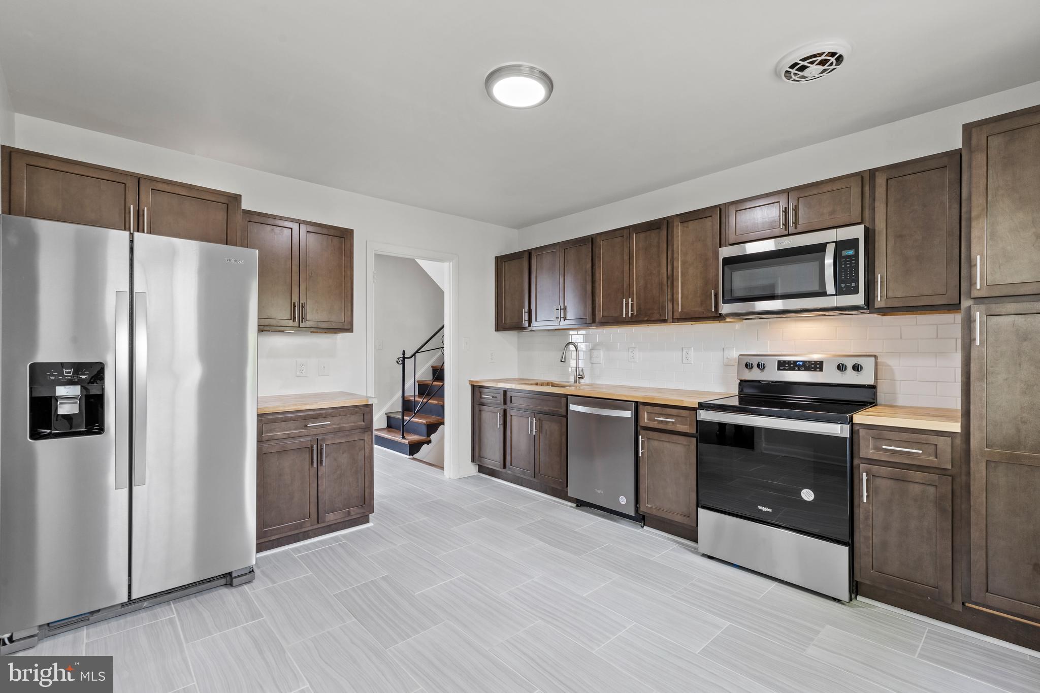 6217 Stoneham Road Bethesda, MD 20817 - Photo 9 of 35