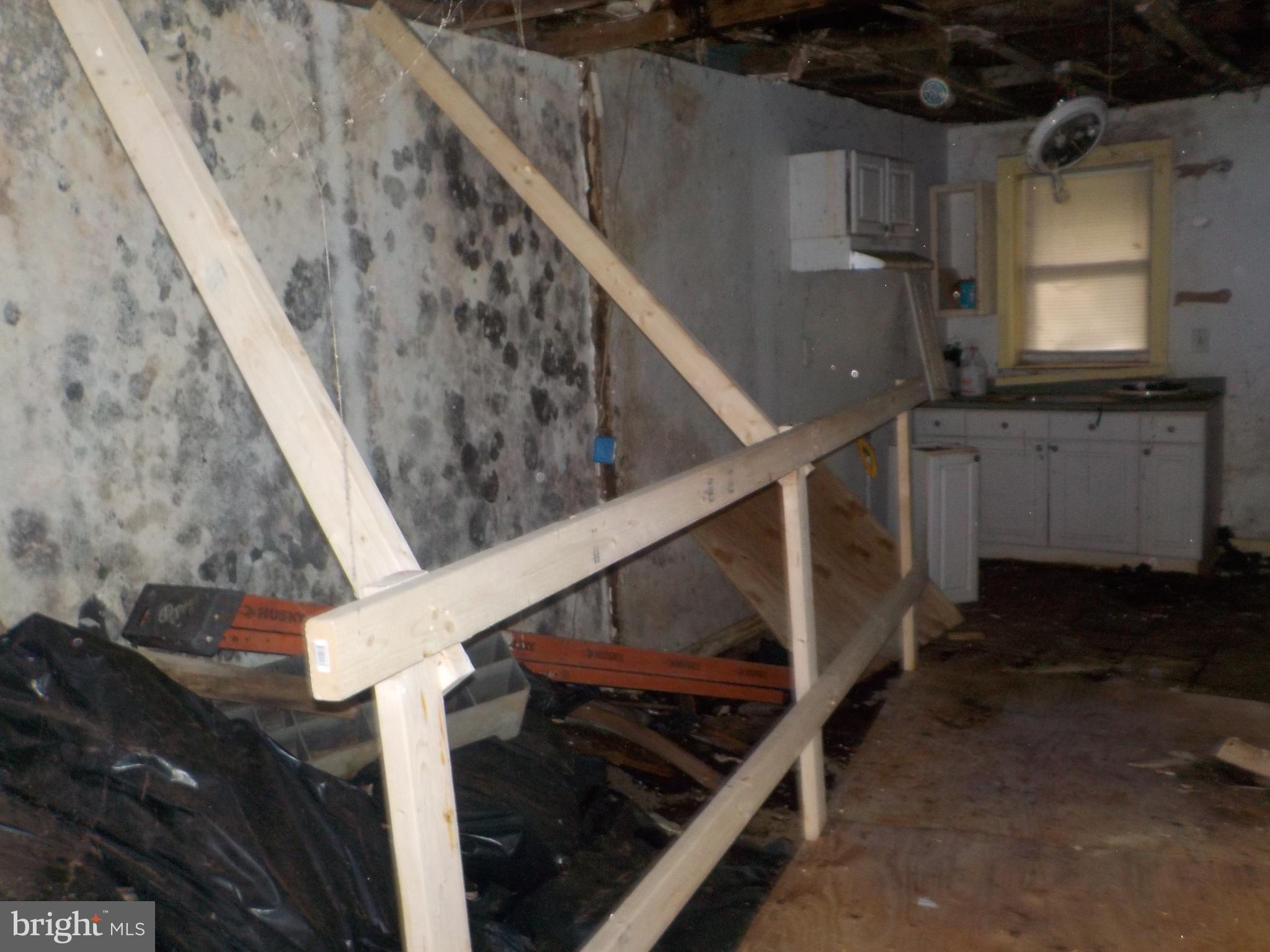 1119 Ward Street Baltimore, MD 21230 - Photo 3 of 11