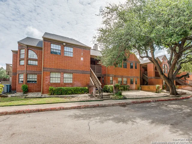 $1,290 | 7930 Roanoke Run, Unit 1104, San Antonio, TX 78229