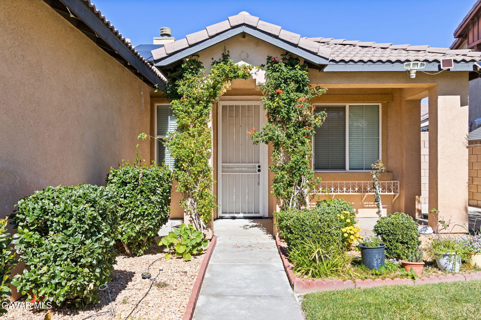 5909 Viking Way Palmdale, CA 93552 - Photo 3 of 29 3-web-or-mls-IMG_9357