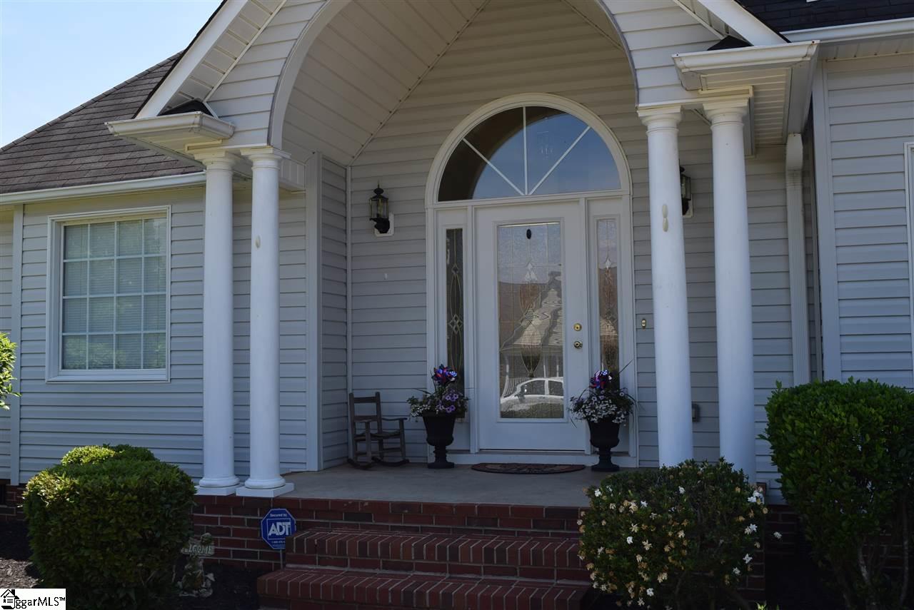 521 Dominion Way Boiling Springs, SC 29316 - Photo 2 of 35 Gallery Image 2