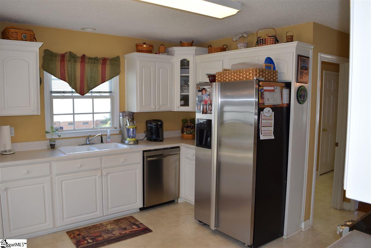 521 Dominion Way Boiling Springs, SC 29316 - Photo 21 of 35 Gallery Image 21