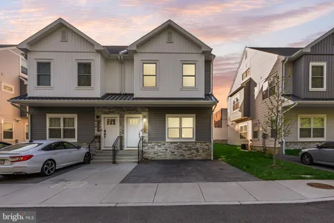 $620,000 | 9522 Golfview Lane, Philadelphia, PA 19114