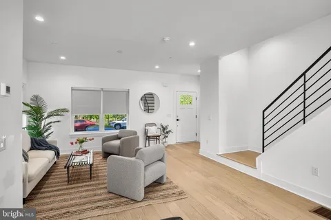 $620,000 | 9522 Golfview Lane, Philadelphia, PA 19114