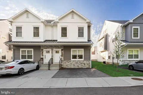 $620,000 | 9522 Golfview Lane, Philadelphia, PA 19114