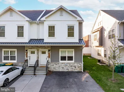 $620,000 | 9522 Golfview Lane, Philadelphia, PA 19114