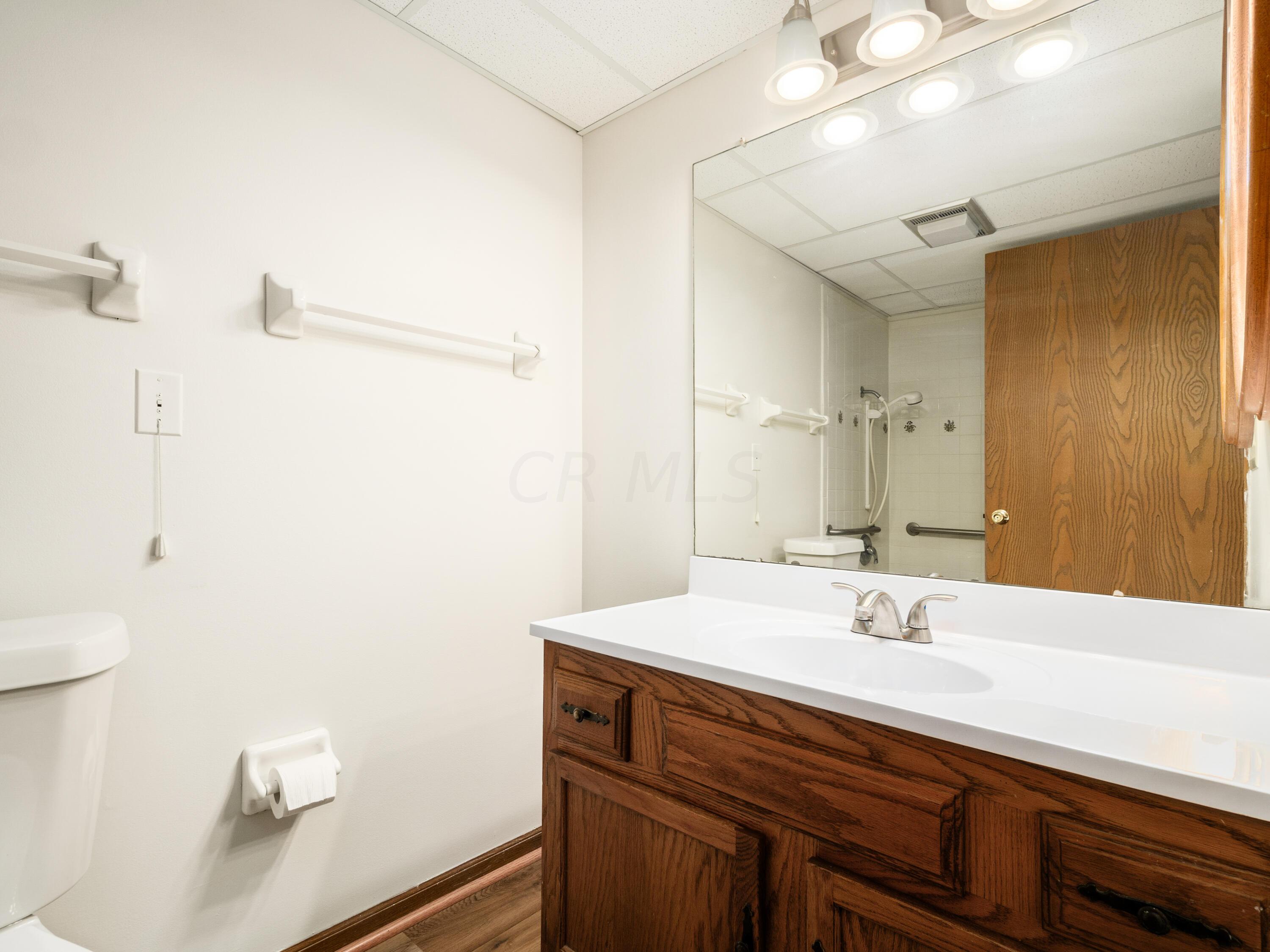 4117 Karl Road, Unit 106 Columbus, OH 43224 - Photo 4 of 18 N_4117_Karl_Rd_007