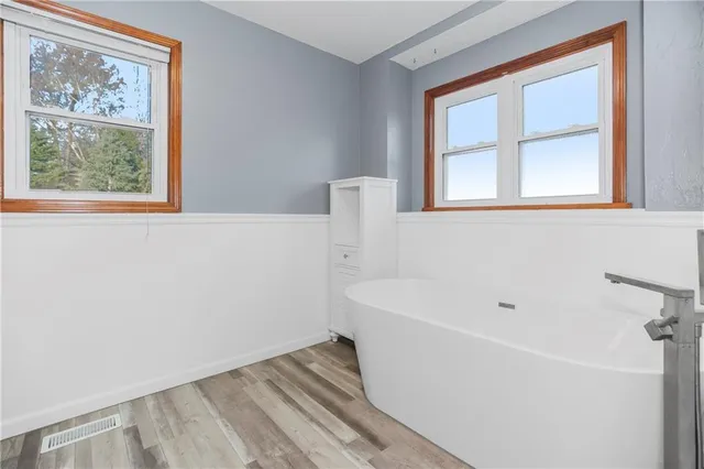 $385,000 | 1408 Dartmouth Drive, Liberty, MO 64068