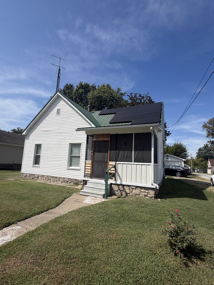 405 South State Street Christopher, IL 62822 - Photo 1 of 22 Gallery Image 1