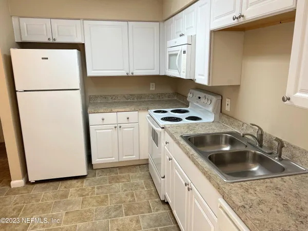 $1,125 | 8160 East San Jose Manor Drive East, Unit 4, Jacksonville, FL 32217