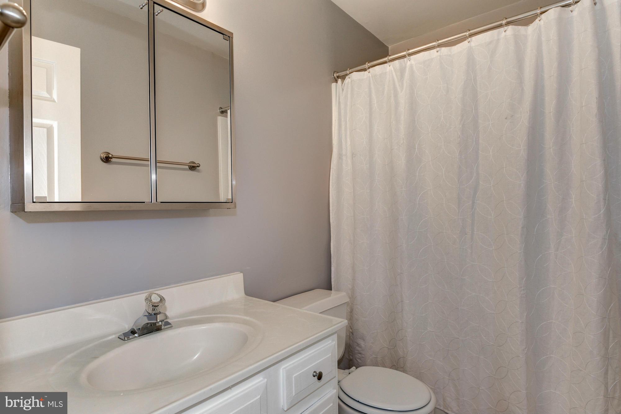 3843 9th Road South Arlington, VA 22204 - Photo 12 of 21 Master Bath 1