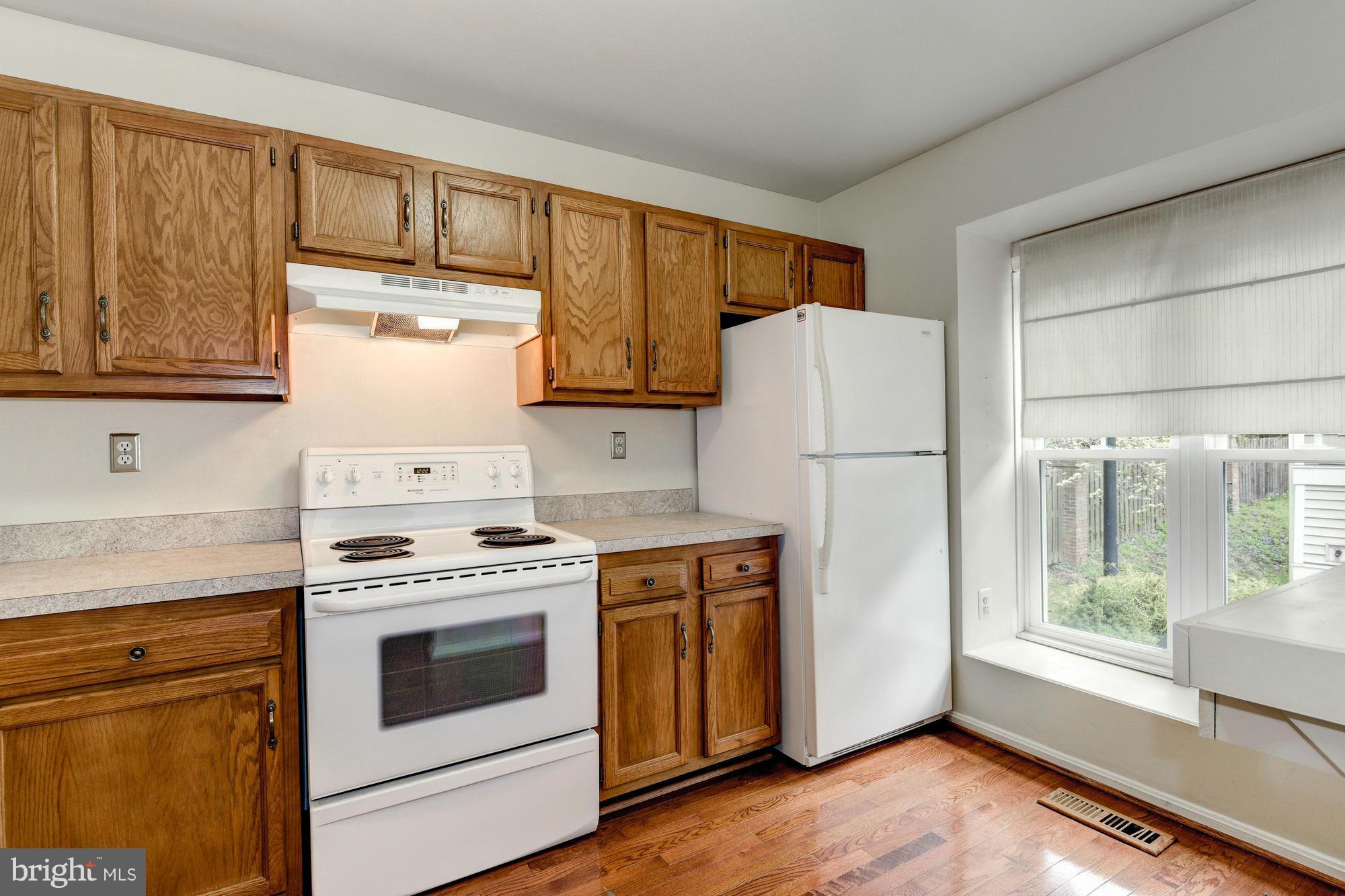Kitchen with Eat-In Space