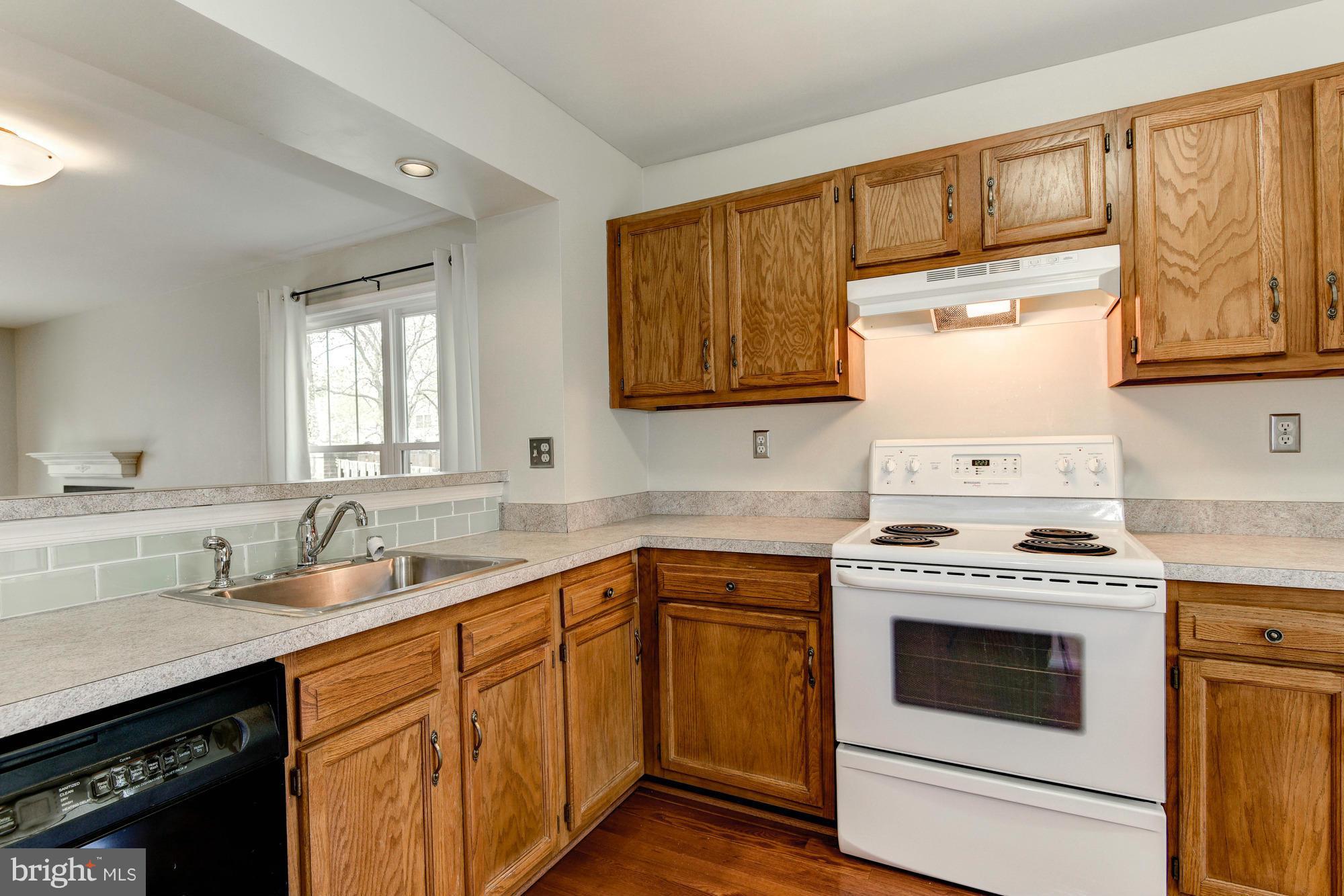 3843 9th Road South Arlington, VA 22204 - Photo 8 of 21 Kitchen