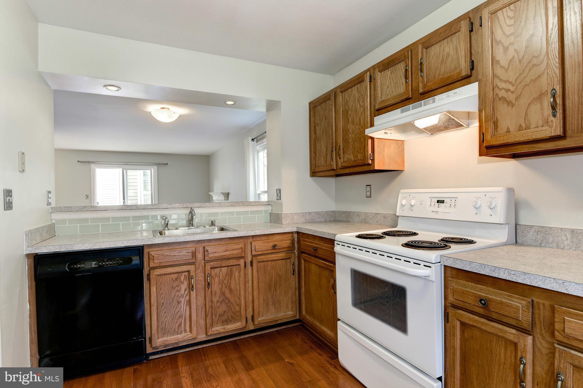 3843 9th Road South Arlington, VA 22204 - Photo 9 of 21 Kitchen to Dining Area