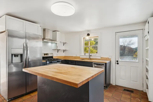 $385,000 | 43 Eastman Road, Sharon, VT 05068