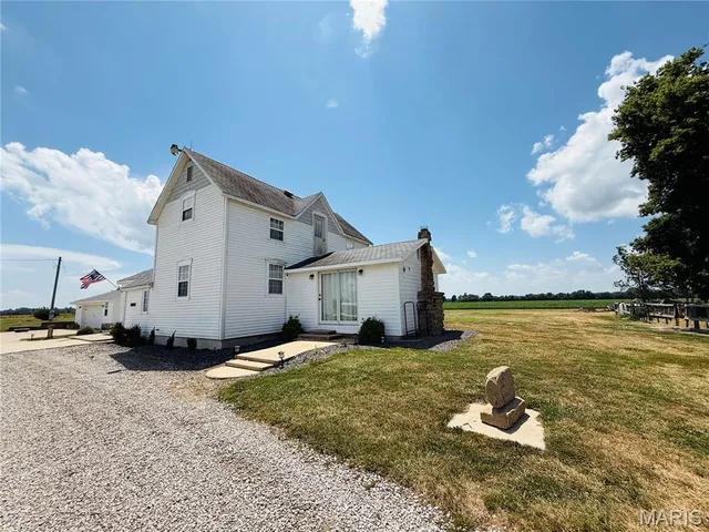 $340,000 | 5599 Co Highway 21, Nashville, IL 62263