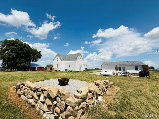 $340,000 | 5599 Co Highway 21, Nashville, IL 62263