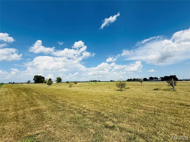 $340,000 | 5599 Co Highway 21, Nashville, IL 62263