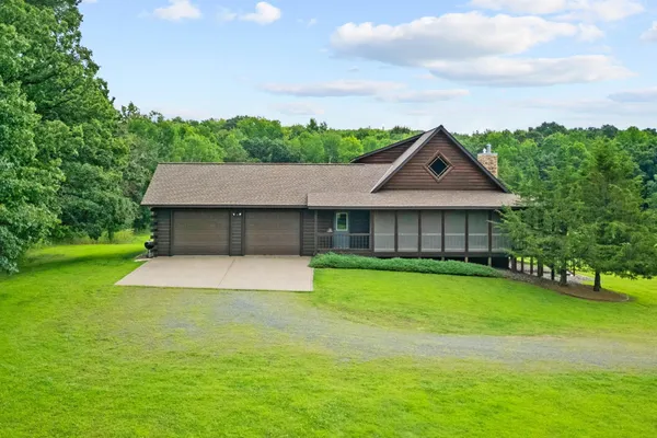 $1,300,000 | 2427 Beede Lake Trail, St. Croix Falls, WI 54024