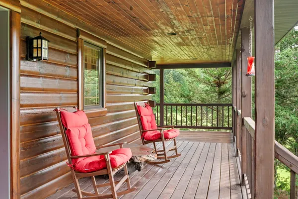 $1,300,000 | 2427 Beede Lake Trail, St. Croix Falls, WI 54024