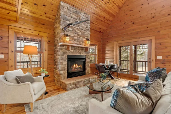 $1,300,000 | 2427 Beede Lake Trail, St. Croix Falls, WI 54024