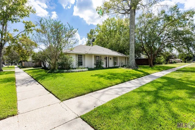 $324,900 | 10726 Cal Road, Baton Rouge, LA 70809