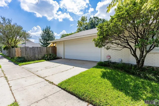 $324,900 | 10726 Cal Road, Baton Rouge, LA 70809