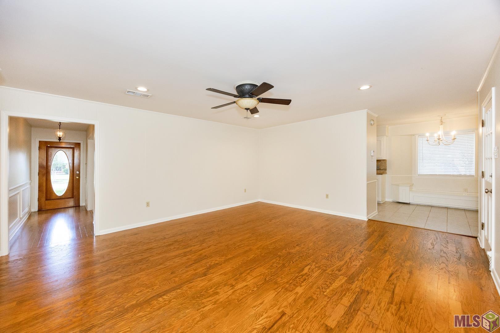 10726 Cal Road Baton Rouge, LA 70809 - Photo 7 of 32