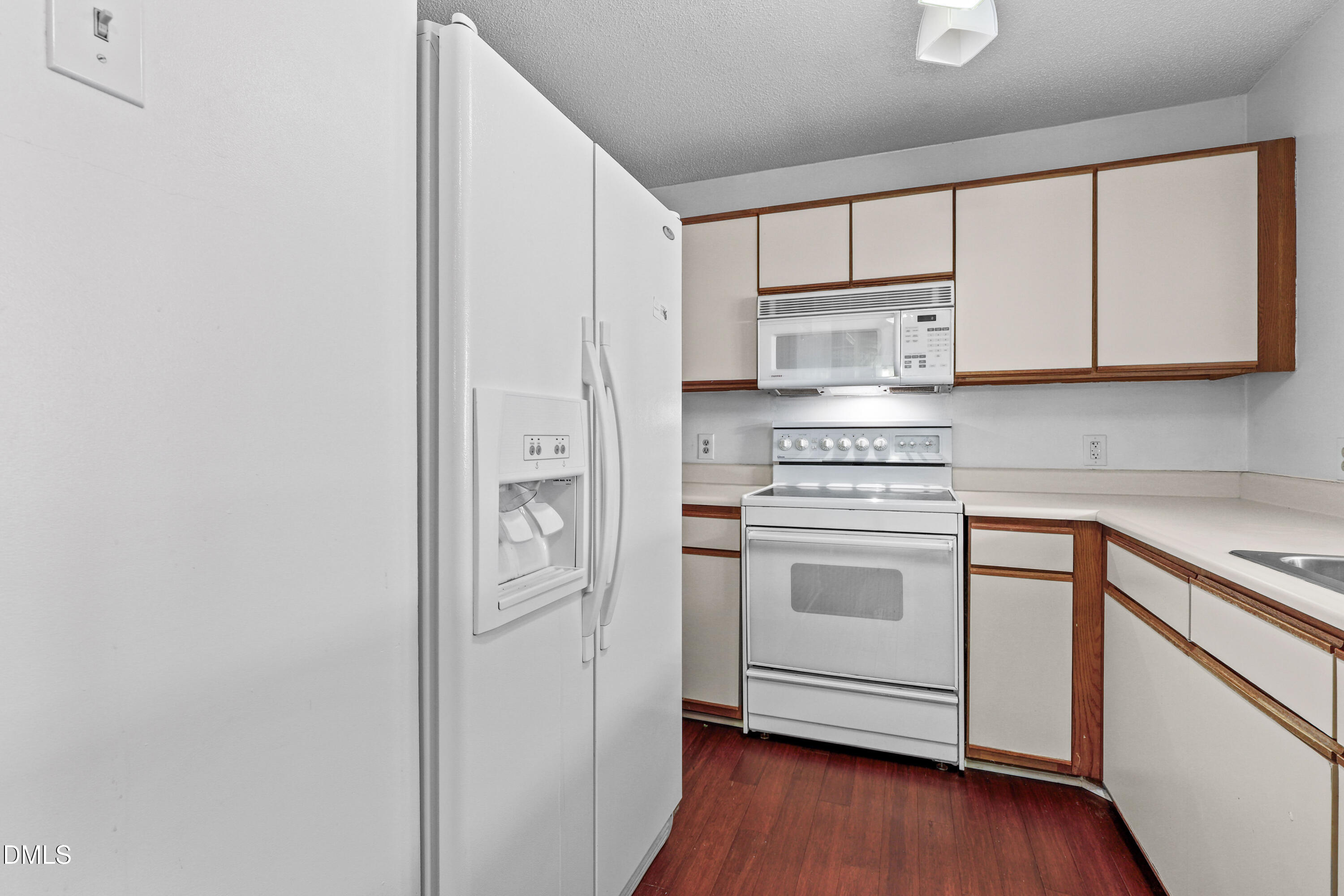 723 Springfork Drive Cary, NC 27513 - Photo 5 of 32 5