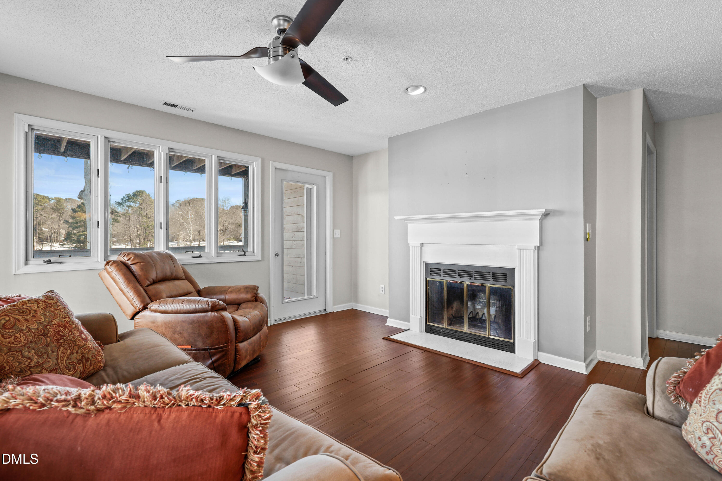 723 Springfork Drive Cary, NC 27513 - Photo 10 of 32 10