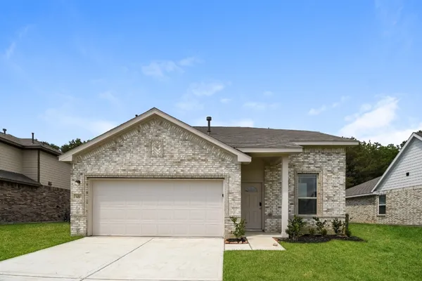 $1,905 | 321 Lakeway Circle, Anahuac, TX 77514