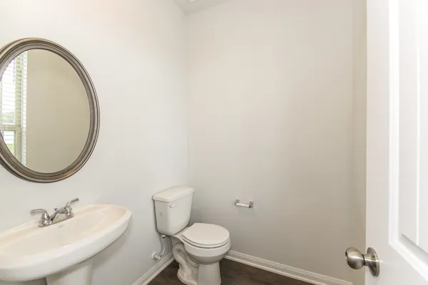 $1,970 | 321 Lakeway Circle, Anahuac, TX 77514