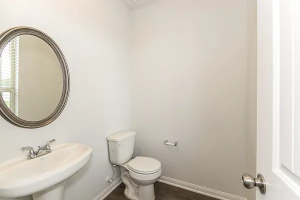 $1,905 | 321 Lakeway Circle, Anahuac, TX 77514