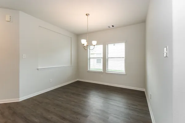 $1,970 | 321 Lakeway Circle, Anahuac, TX 77514