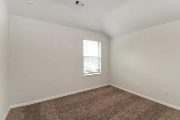 $1,905 | 321 Lakeway Circle, Anahuac, TX 77514