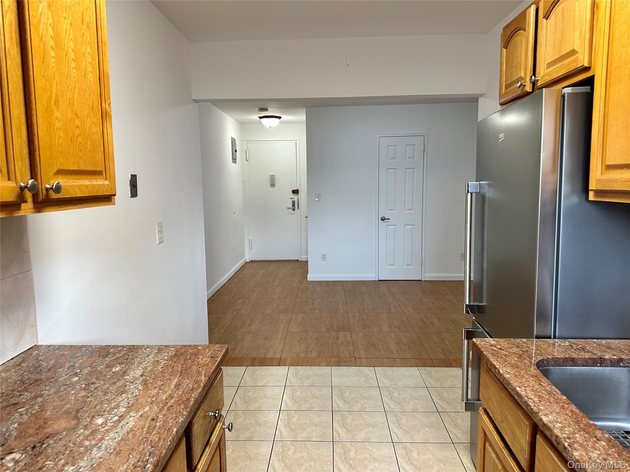 36 Barstow Road, Unit 2D Great Neck, NY 11021 - Photo 4 of 8