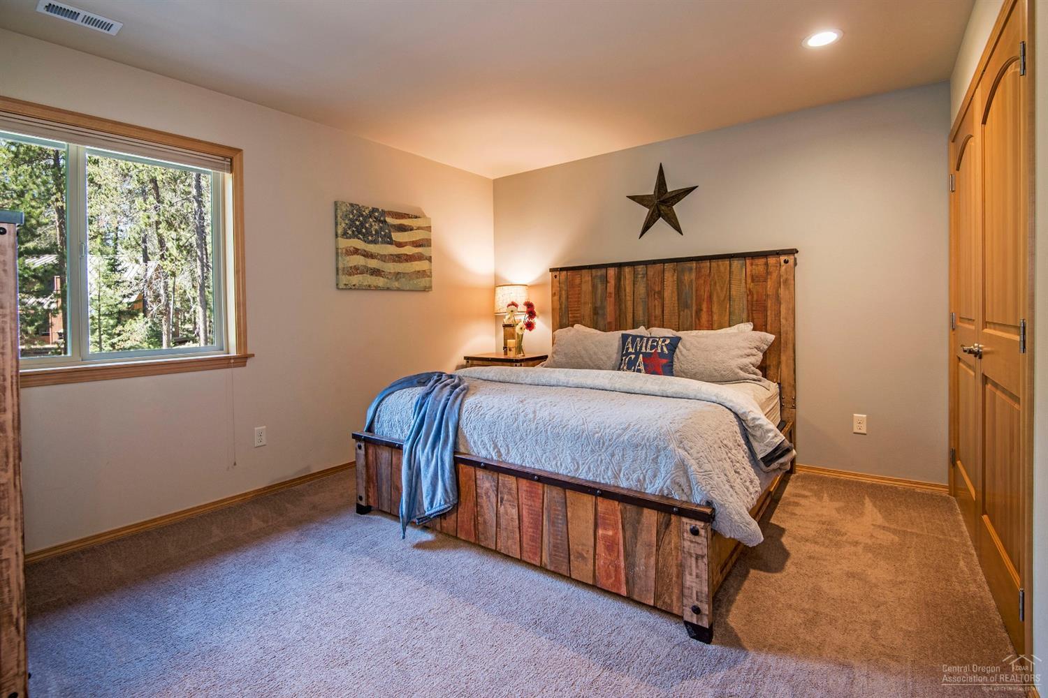 18125 Modoc Lane Sunriver, OR 97707 - Photo 15 of 25 Gallery Image 15