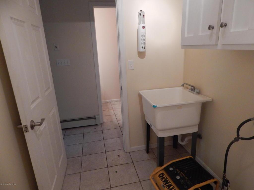 318 Oakford Road Clarks Summit, PA 18411 - Photo 3 of 25 Gallery Image 3