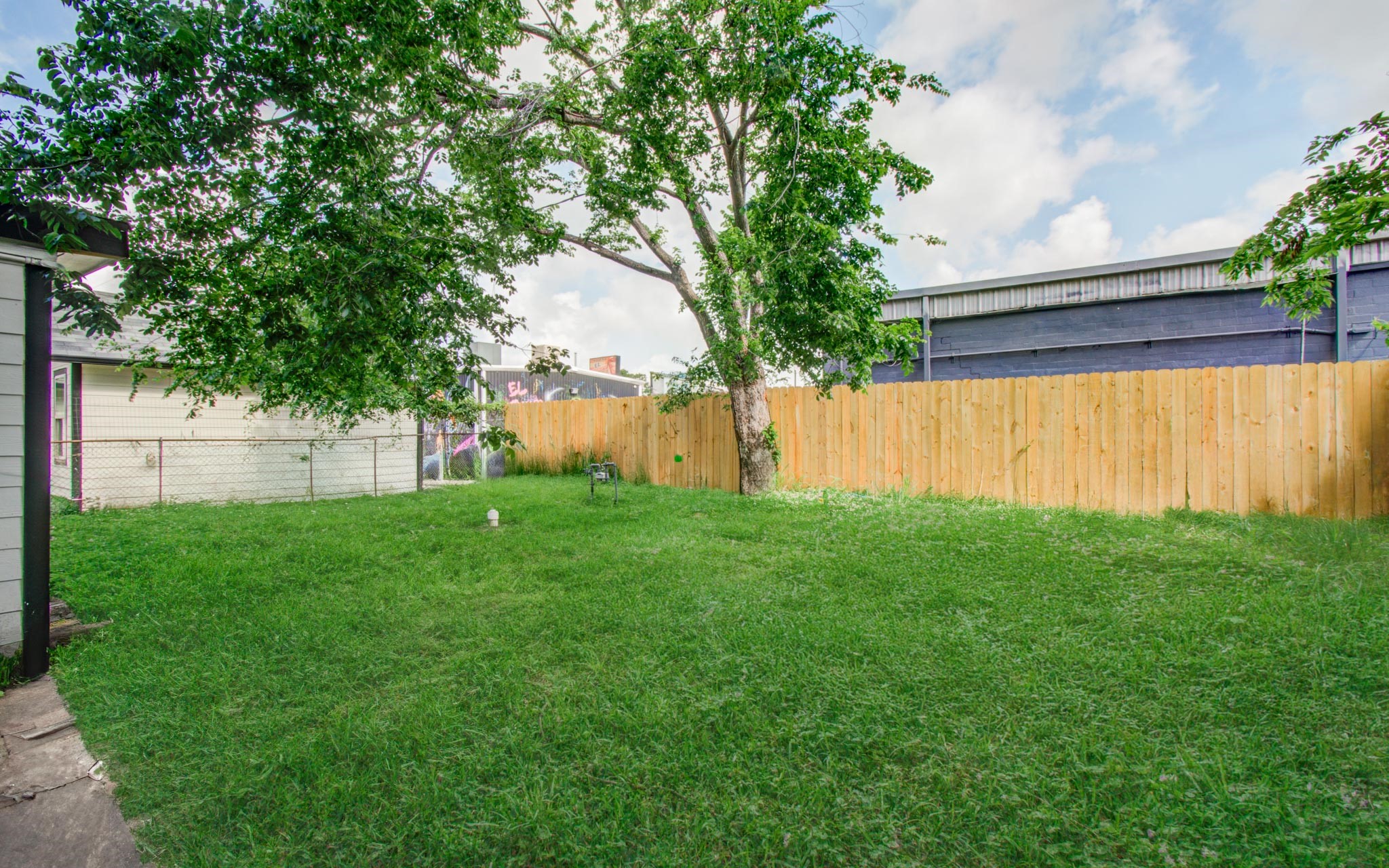 10309 Wiggins Street Houston, TX 77029 - Photo 27 of 32 a view of a back yard
