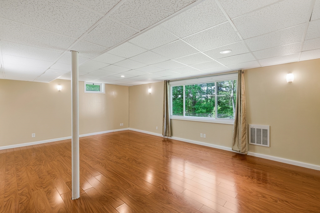 14 Raymond Road Chelmsford, MA 01824 - Photo 20 of 35