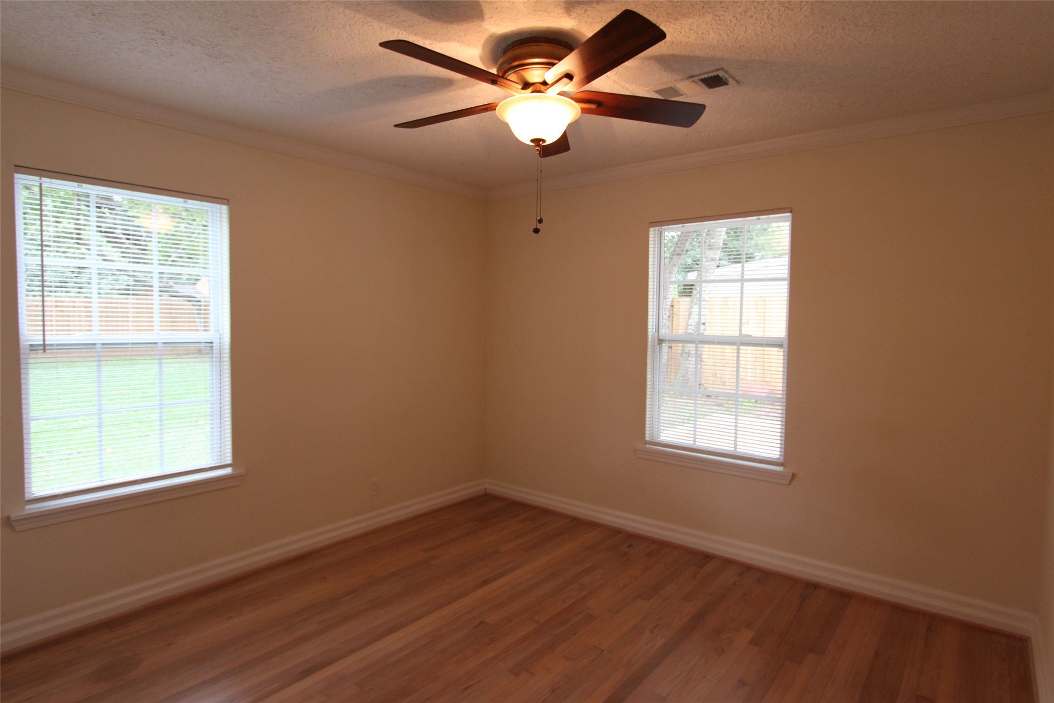 6630 Corbin Street Houston, TX 77055 - Photo 6 of 13