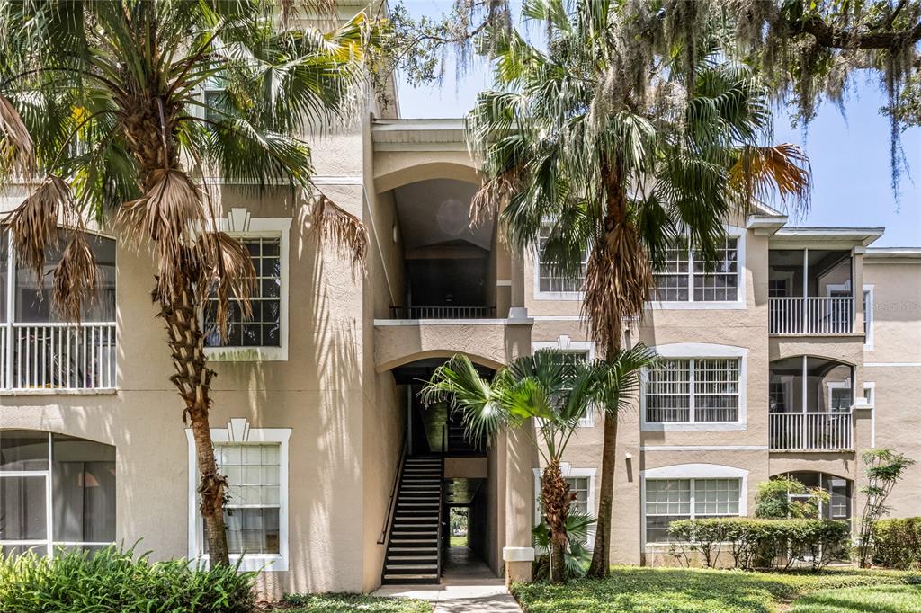 Welcome home to this cozy third floor condo in the gated community of Golf Ridge.