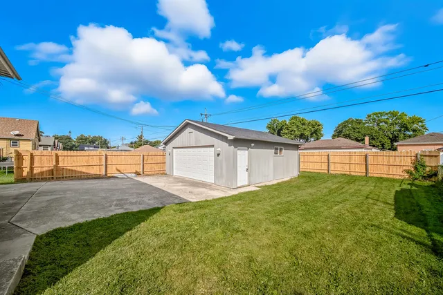 a view of backyard of house