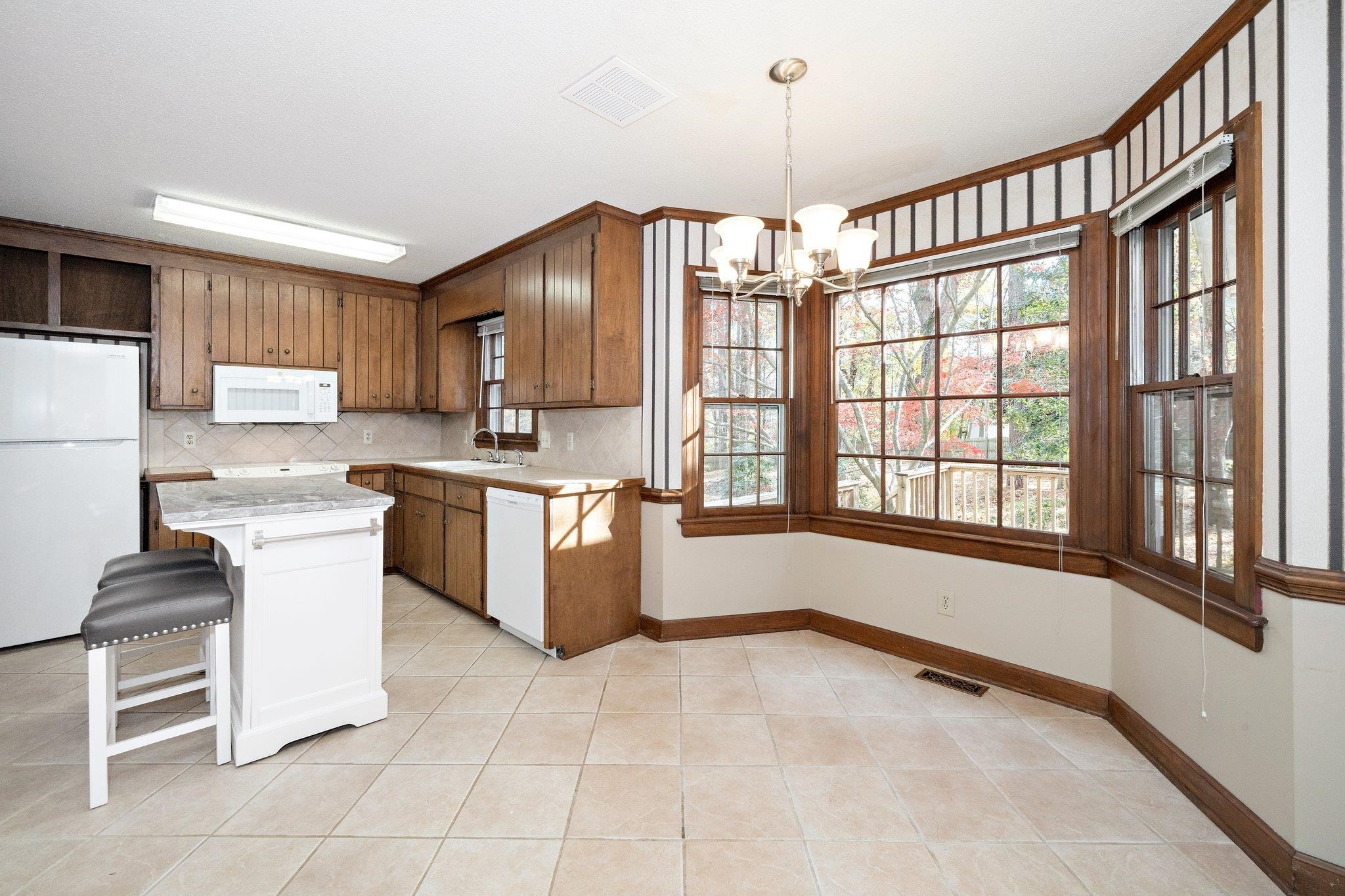 5801 Heatherbrook Circle Raleigh, NC 27612 - Photo 11 of 28 Breakfast Room