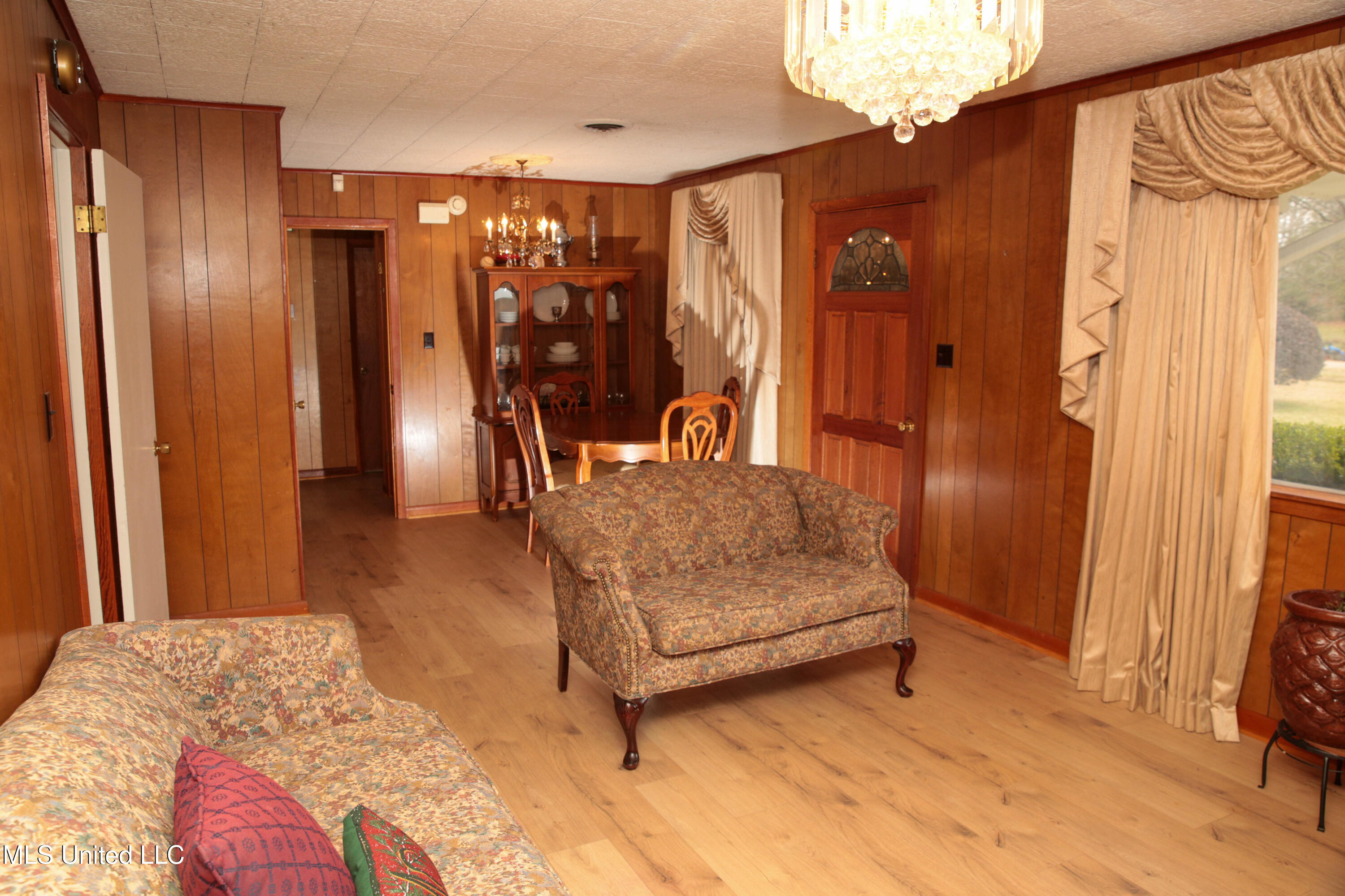 480 Universal Street McComb, MS 39648 - Photo 20 of 37 Formal dining/sitting area