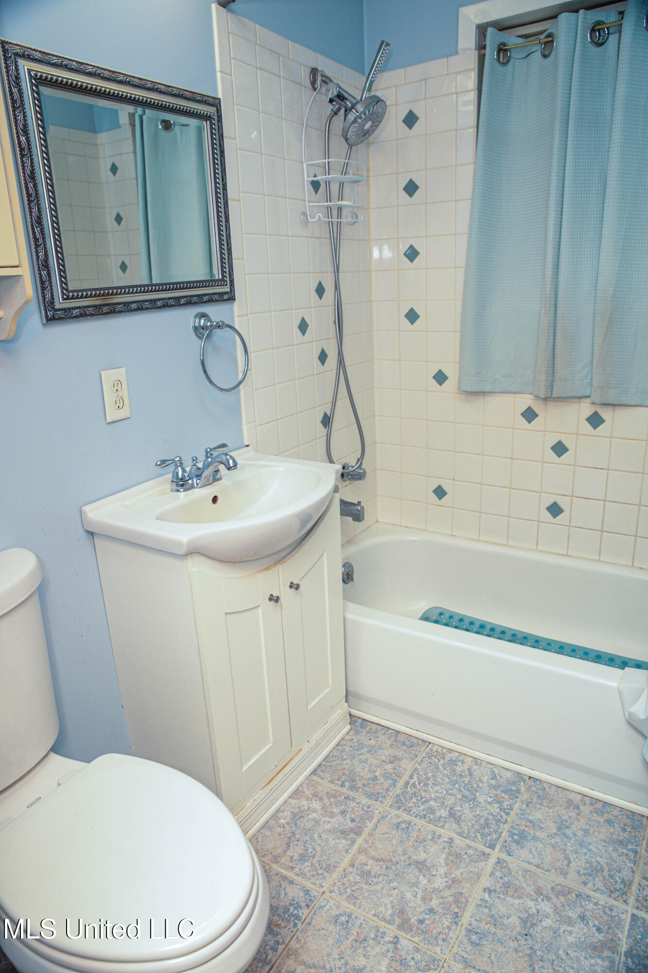 480 Universal Street McComb, MS 39648 - Photo 27 of 37 Bathroom #1