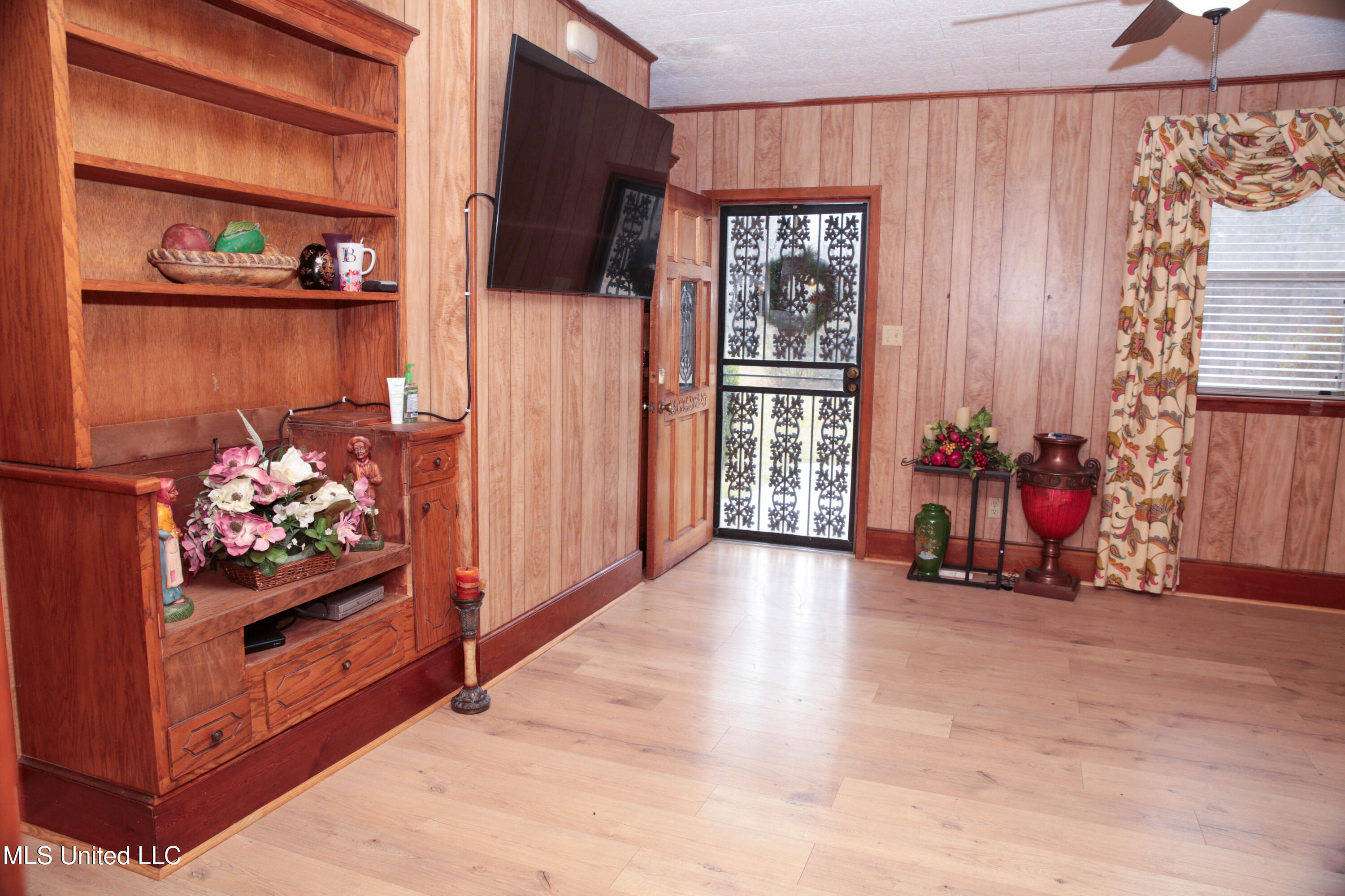 480 Universal Street McComb, MS 39648 - Photo 30 of 37 Family Den