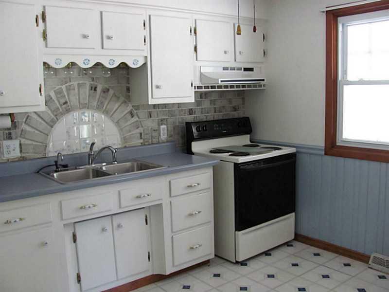 410 Three Degree Road Renfrew, PA 16053 - Photo 8 of 18 Kitchen.