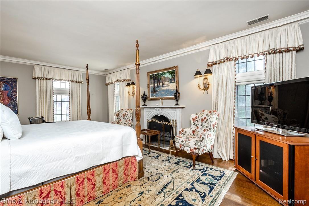 315 Washington Road Grosse Pointe, MI 48230 - Photo 57 of 99 315 Washington S097.jpg