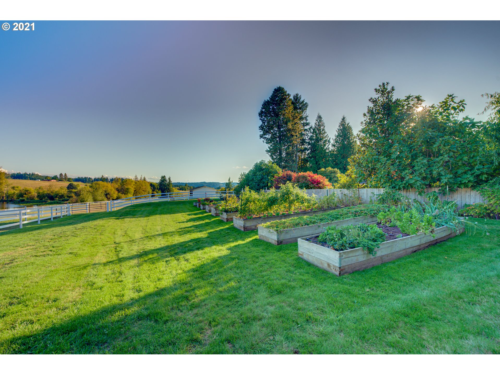 460 Bergis Road Lake Oswego, OR 97034 - Photo 8 of 27 Gallery Image 8